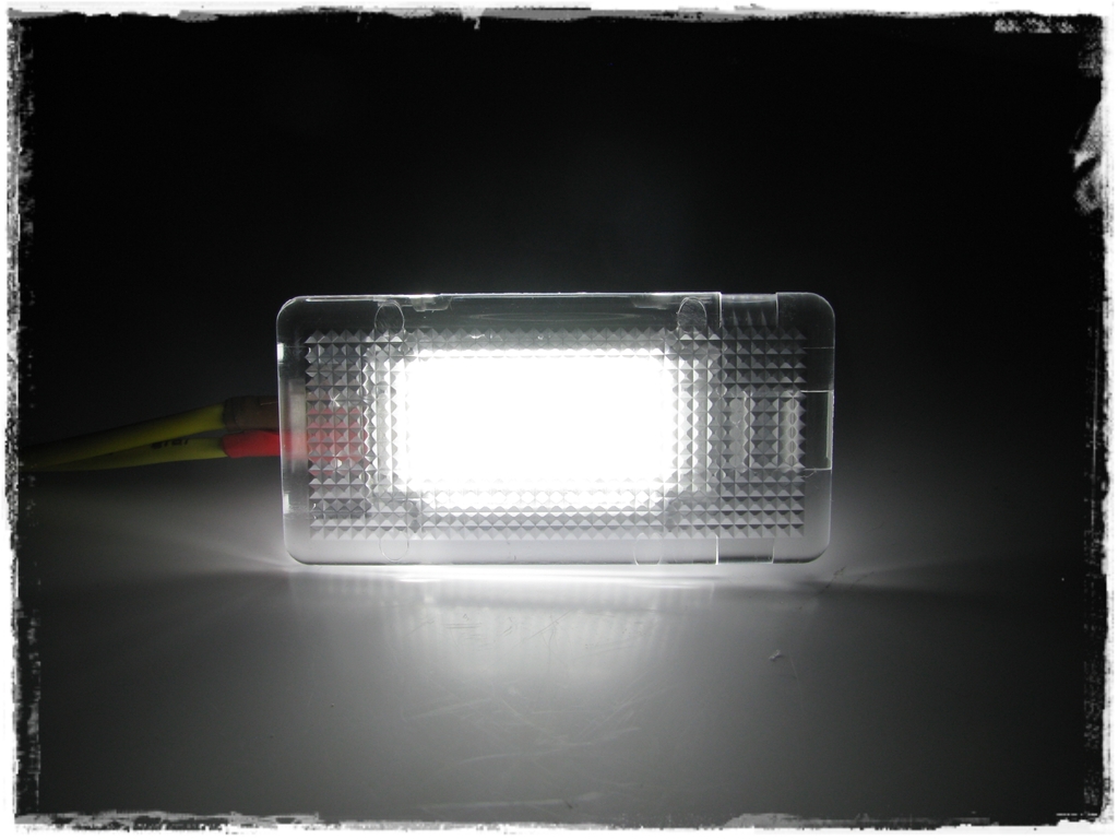 LED osvětlení prostoru nohou BMW 5 E39 (1995-2004)