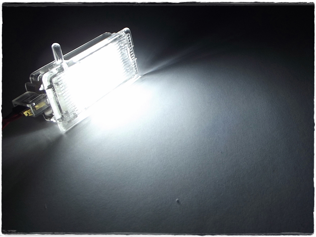 LED osvětlení schránky spolujezdce MINI R53 (2001-2006)