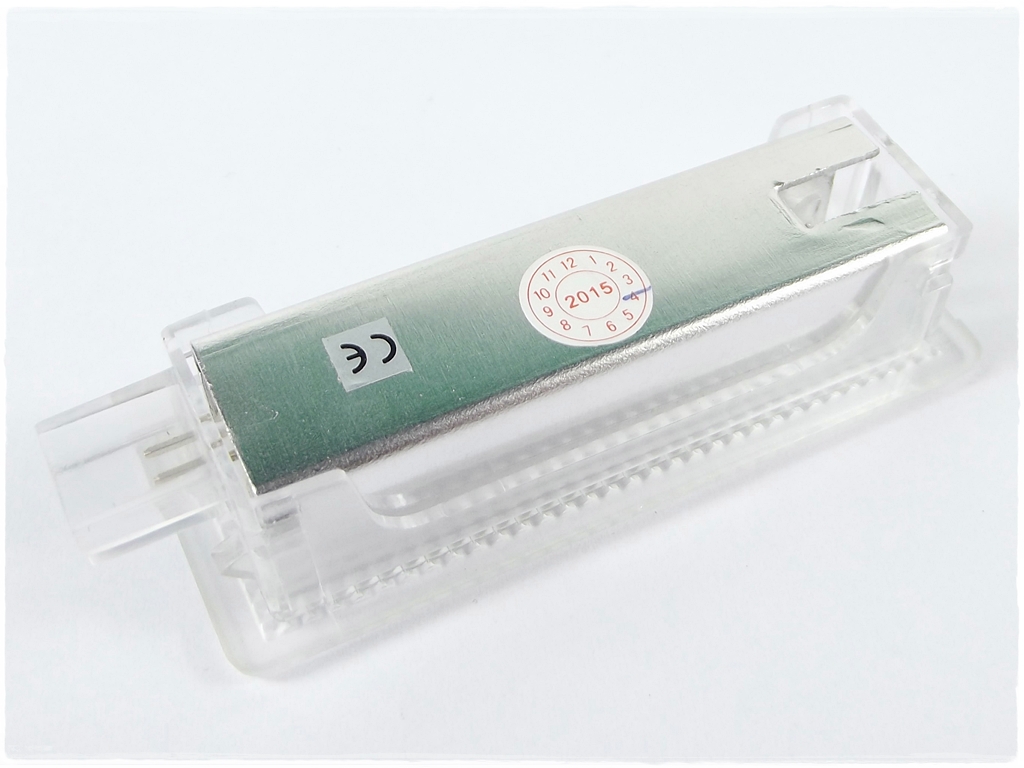 LED osvětlení schránky spolujezdce BMW 7 E65/E66/E67/E68 (2001-2008)
