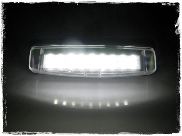 LED osvětlení SPZ TOYOTA Avensis Verso (2003-2006)