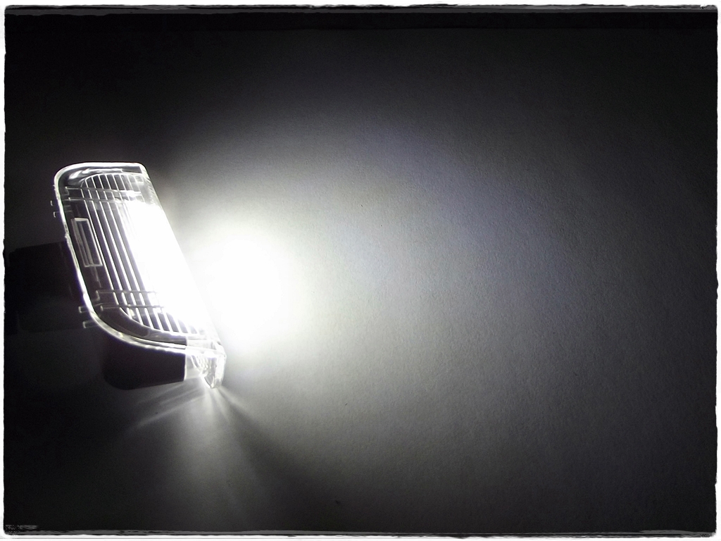 LED osvětlení dveří PORSCHE Cayenne II (2010-2017) (C)