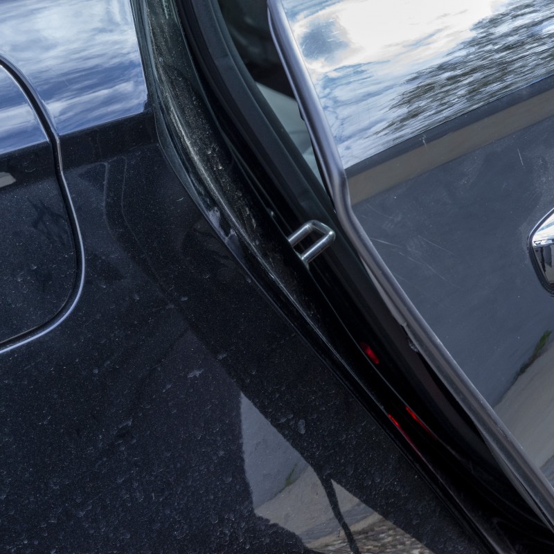 Ochranná lišta hran dveří auta (B)